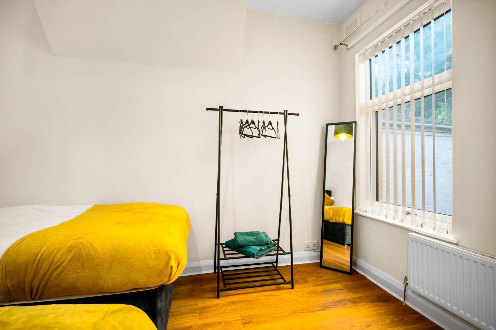 3 Bed House For Contractors & Families And Free Parking Villa Birmingham Buitenkant foto